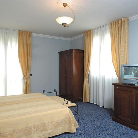 Hotel Castello Modena Esterno foto