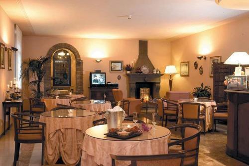 Hotel Castello Modena Esterno foto