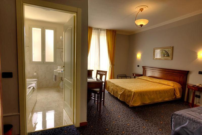 Hotel Castello Modena Camera foto