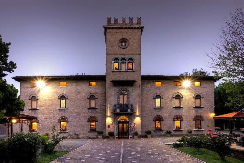 Hotel Castello Modena Esterno foto