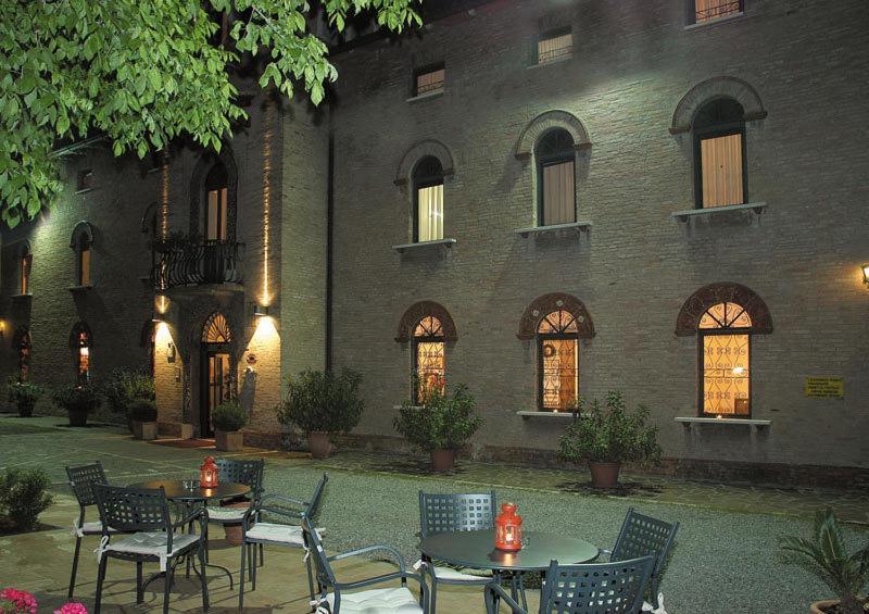 Hotel Castello Modena Esterno foto