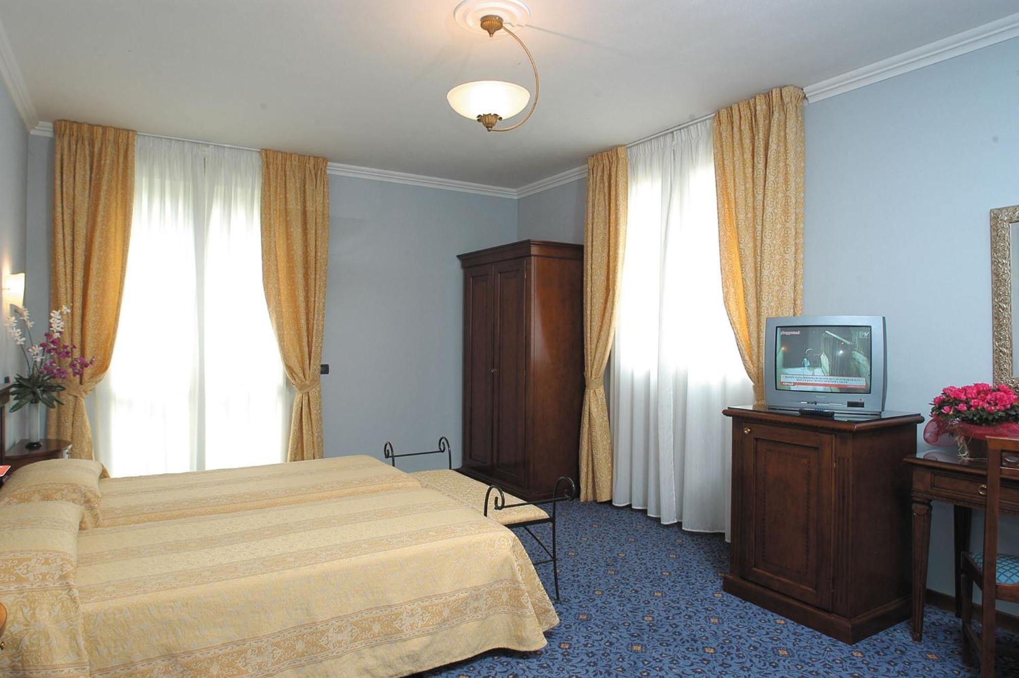 Hotel Castello Modena Esterno foto